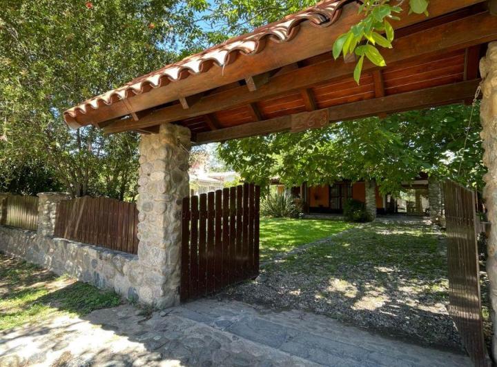 Casa · 121m² · 5 Ambientes · 1 Cochera