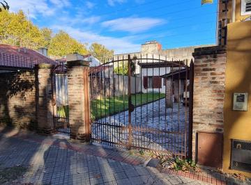 Casa · 90m² · 3 Ambientes · 1 Cochera · Casa en Lomas de Zamora Este