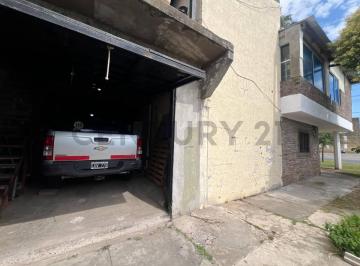 Casa · 225m² · 9 Ambientes · 1 Cochera · Casa en Venta - Zona Norte Rosario