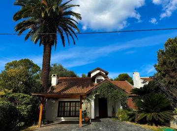 Casa · 176m² · 4 Ambientes · 1 Cochera · Casa en Venta en Aranjuez