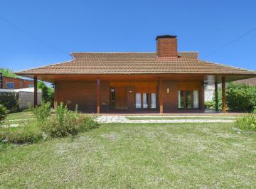 Frente · Venta Casa 5 Ambientes C/ Quincho y Pileta en Ranelagh (A 4 Cuadras del Golf Club)