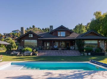Casa · 330m² · 4 Ambientes · 2 Cocheras · Casa Chalet en Venta en San Martin de Los Andes, Patagonia, Argentina