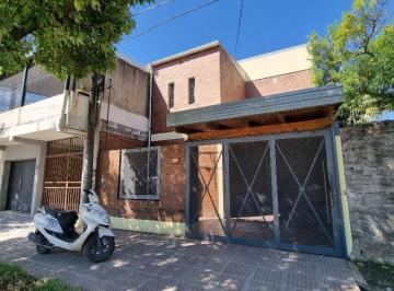 Casa · 100m² · 4 Ambientes · Casas - Duplex - Macrocentro, Resistencia
