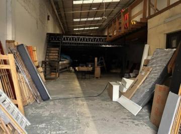 Bodega-Galpón · 426m² · Venta de Galpon (Deposito) Excelente Ubicación
