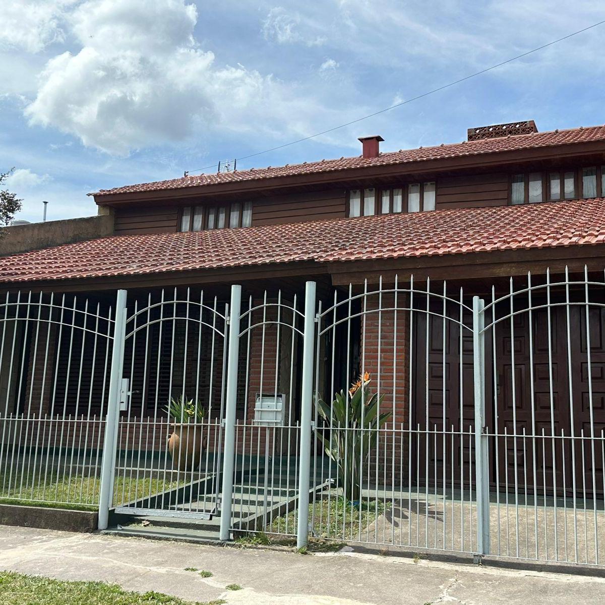 Chalet 4 amb, 333m² con garage — Belgrano
