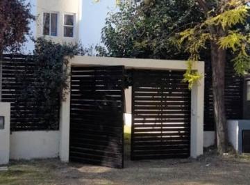 Departamento · 90m² · 2 Dormitorios · Hermosa Casa/duplex en Venta Bo Villa Rivera Indarte.