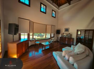 Casa · 400m² · 15 Ambientes · 4 Cocheras · Casa en Venta de 5 Dorm. - Barrio Alejandro Centeno