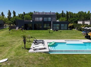 Casa · 198m² · 5 Ambientes · 2 Cocheras · Casa con Lote a La Laguna - Chacras de La Reserva - Cardales