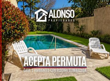 Casa · 230m² · 5 Ambientes · 3 Cocheras · Casa 5 Ambientes con Piscina en Venta en Lanús