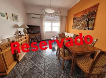 Departamento de 3 ambientes, Parque Chacabuco · "Apto Crédito Hipotecario". Hermoso de 3 Amb Contrafrente en 3° Piso P/ Escalera. Super Luminoso!
