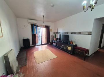 Departamento · 70m² · 4 Ambientes · Alquiler Departamento de 4 Ambientes en Barrio Cerrado