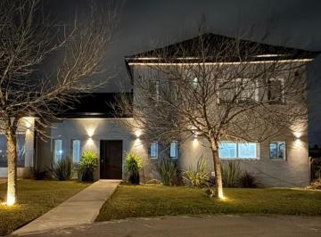 Casa · 166m² · 5 Ambientes · 2 Cocheras · Casa en Venta Barrio Cerrado Santa Isabel - Maschwitz