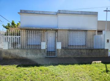 Casa · 86m² · 3 Ambientes · 1 Cochera · ¡Casa Apta Banco, Lote Propio, 2 Dorm. y Patio!