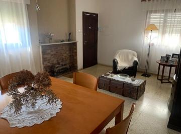 Casa · 219m² · 7 Ambientes · 4 Cocheras · Casa 2 Dor Depto - Maipu 1
