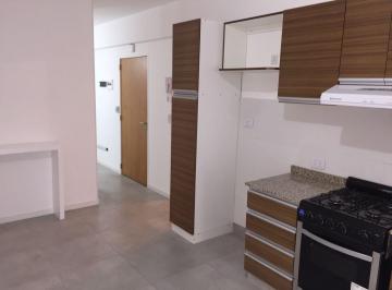 Departamento · 32m² · 1 Ambiente · Monoambiente Divisible Al Frente con Balcón Aterrazado, Muy Luminoso y Apto Profesional