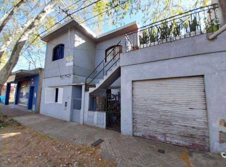 Casa · 2 Dormitorios · 1 Cochera