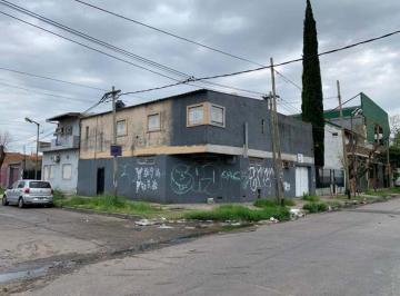 Bodega-Galpón · 275m² · 1 Cochera · Amplio Galpon en Zona Industrial Desarrollado en 2 Plantas.