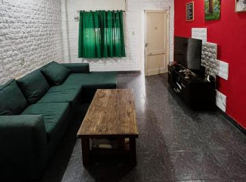 PH · 65m² · 3 Ambientes · 1 Cochera · Nuevo Valor! PH Al Frente a Reciclar con Patio, Parrilla y Cochera