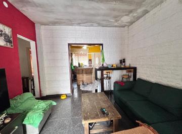 PH · 65m² · 3 Ambientes · 1 Cochera · Oportunidad! PH Al Frente a Reciclar con Patio, Parrilla y Cochera