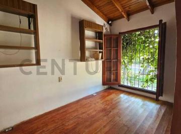 Casa · 80m² · 3 Ambientes · 2 Cocheras · Casa en Venta en Villa Elisa