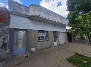 PH de 2 ambientes, Liniers · Tipo Casa 2 Ambientes Contrafrente con Patio y Terraza