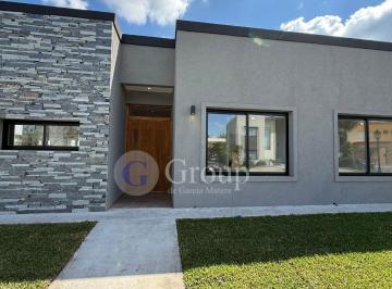 Casa · 150m² · 6 Ambientes · 1 Cochera · Casa E Venta en San Ramiro, Pilar del Este, Pilar