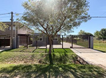 Casa · 70m² · 4 Ambientes · Casa en Venta de 2 Dorm. en Barrio Las Tardes, Roldán