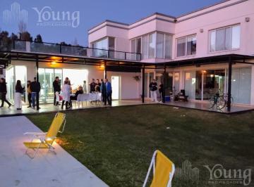 Casa · 350m² · 5 Ambientes · 3 Cocheras · Casa Venta Posadas de Los Lagos