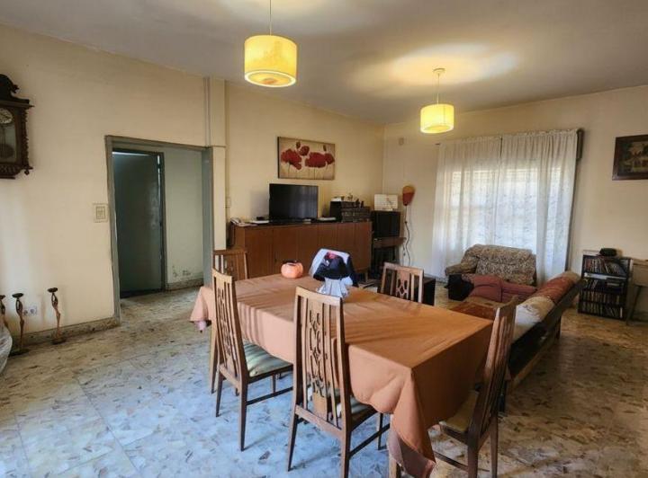 Casa con Locales. Ideal Inversor