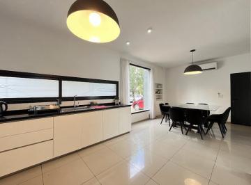 Casa · 190m² · 5 Ambientes · 2 Cocheras · Casa en Venta de 3 Dorm. en Claros del Bosque con Pileta
