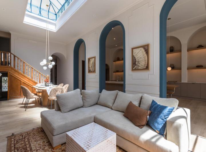 Casa · 205m² · 8 Ambientes · 1 Cochera