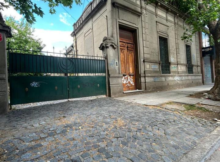 Casa · 360m² · 6 Ambientes