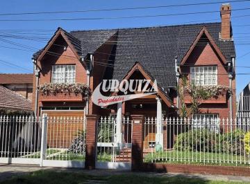 Casa de 6 ambientes, Morón · Chalet en Venta C/ Cochera en El Palomar