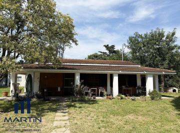 Casa · 200m² · 4 Ambientes · 3 Cocheras · Venta de Casa Quinta en Paso del Rey
