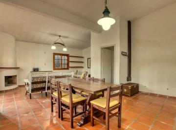 Casa · 100m² · 2 Ambientes · 1 Cochera · Casa en Venta Oliveros 1 Dormitorio Jardin Piscina Cochera Parrillero