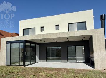 Casa · 230m² · 6 Ambientes · 4 Cocheras · Casa Al Agua en Venta en Laguna Grande