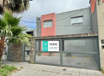 Casa · 230m² · 6 Ambientes · 2 Cocheras · Moderna y Cómoda Casa en Venta en Florida con Piscina y Excelentes Accesos.