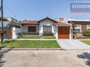 FRENTE · Casa en Don Bosco