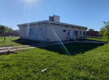 Casa de 3 ambientes, San Vicente · Venta de 4 Departamentos con Amplio Lote
