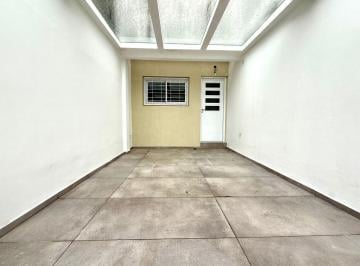 Casa · 83m² · 3 Ambientes · 1 Cochera · Casa en Alquiler, 2 Dorm. en El Palomar, Reciclado