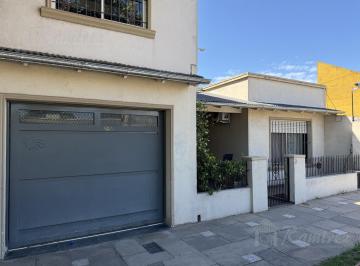 Casa · 130m² · 5 Ambientes · 1 Cochera · Casa en Venta 5 Amb. a 500 m. Estacion Paso del Rey - Moreno