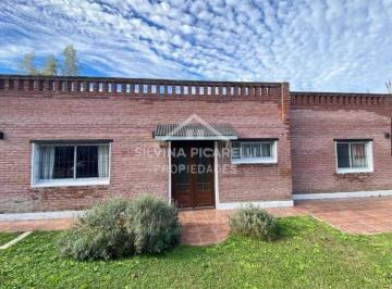 Quinta vacacional · 120m² · 4 Ambientes · Casa Quinta en Venta en Barrio Parque Sakura, Exaltación de La Cruz, G. B. a. Zona Norte