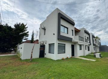 Casa · 106m² · 4 Ambientes · 1 Cochera · Moderna Casa Cuatro Ambientes a Estrenar - Barrio San Rafael