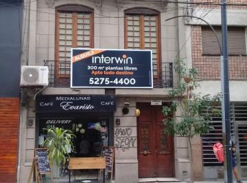 Edificio · 430m² · 7 Ambientes · Excelente Petit Ho Local en Pb, 3 Pisos de Oficinas, 430 m² Tot.