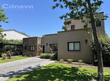 Casa · 193m² · 6 Ambientes · 2 Cocheras · Casa en Santa Clara