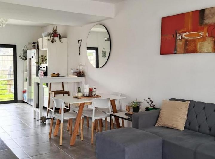 Casa · 72m² · 3 Ambientes · 2 Cocheras