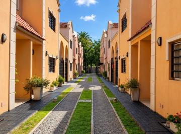 Departamento · 80m² · 3 Ambientes · 1 Cochera · Venta Triplex Lomas de Zamora 80 m²