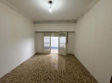 PH · 75m² · 3 Ambientes · Venta Excelente PH, con Fondo Libre de 3 Ambientes, Apto a Reciclar, Villa Lugano