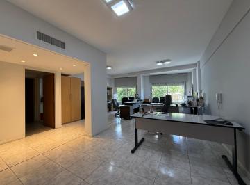 Oficina comercial · 160m² · 6 Ambientes · 2 Cocheras · Oficina con Deposito y Cocheras en El Barrio de Boedo.