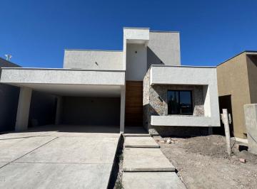 Casa de 5 ambientes, Guaymallén · Hermosa Casa a La Venta a Estrenar Funcional y de Calidad.
